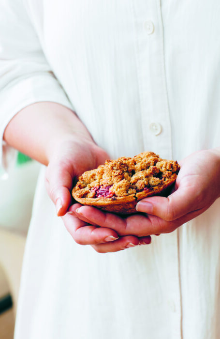 Rhubarb custard crumble pies