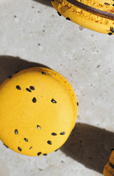 passionfruit macarons (unox)