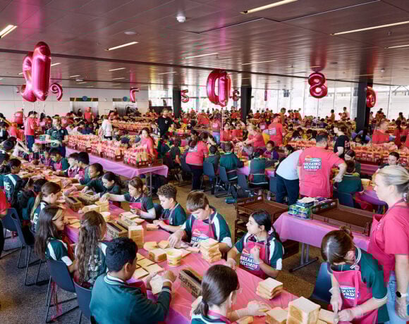 The line of students helping to get the world record. The attempt was the result of a collaboration between Wonder and Eat Up