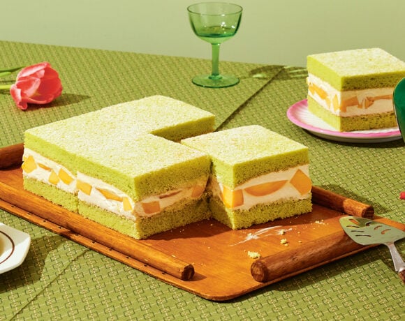 Pandan and mango sponge sandwich cake