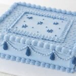 Vintage piping on slab cake